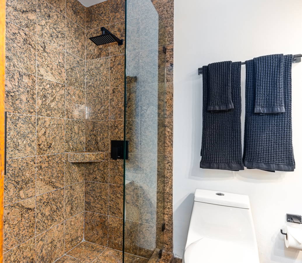 bathroom West Hollywood/Beverly Hills Short Term Rental