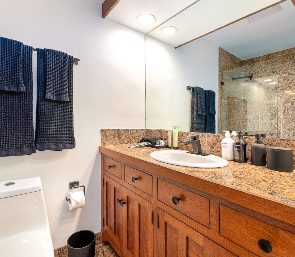bathroom West Hollywood/Beverly Hills Monthly Apartment Rental