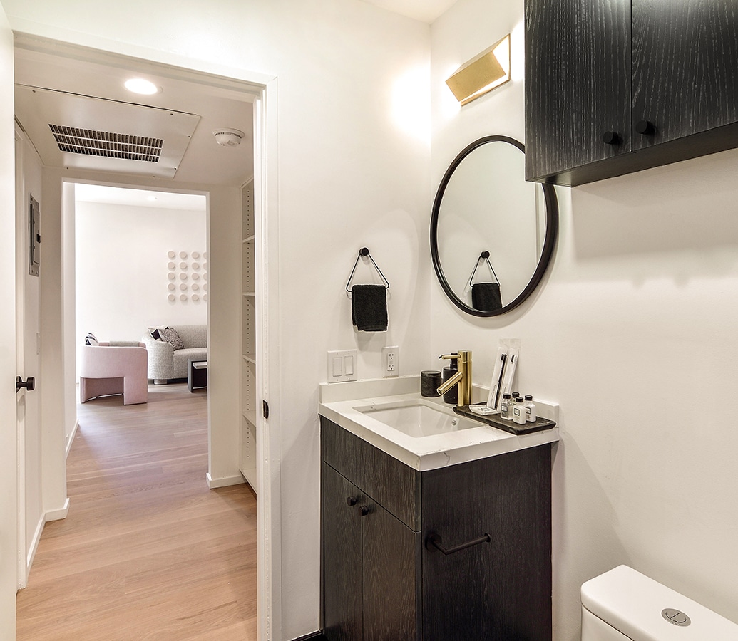 bathroom 1 BDRM West Hollywood/Beverly Hills Apartment