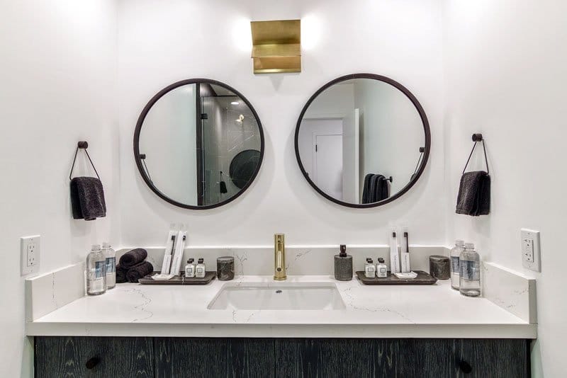 West Hollywood/Beverly Hills Corporate Apartment bathroom