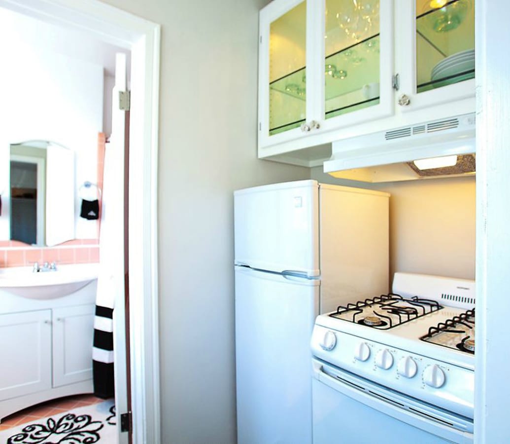 kitchen in studio unit Hollywood fully furnished apartment rentals