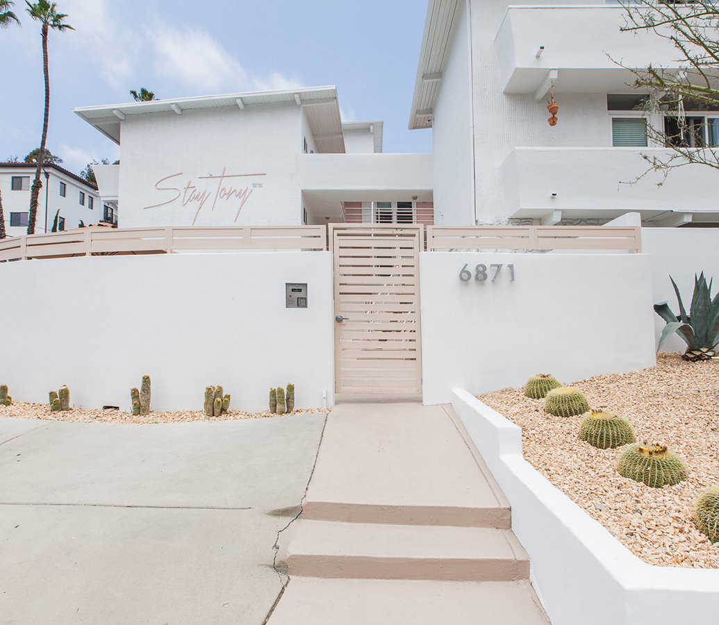exteriror Hollywood fully furnished corporate rentals